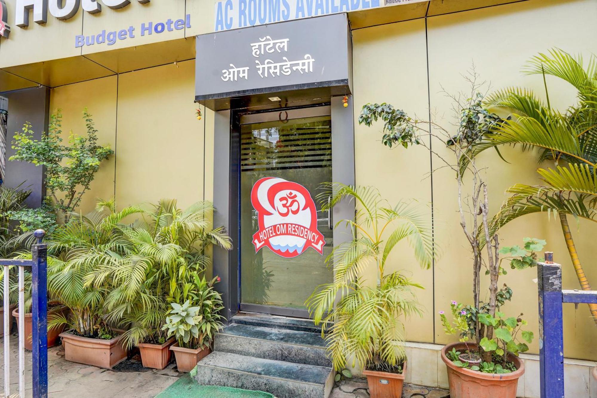 Hotel O The Om Sai Residency ムンバイ エクステリア 写真