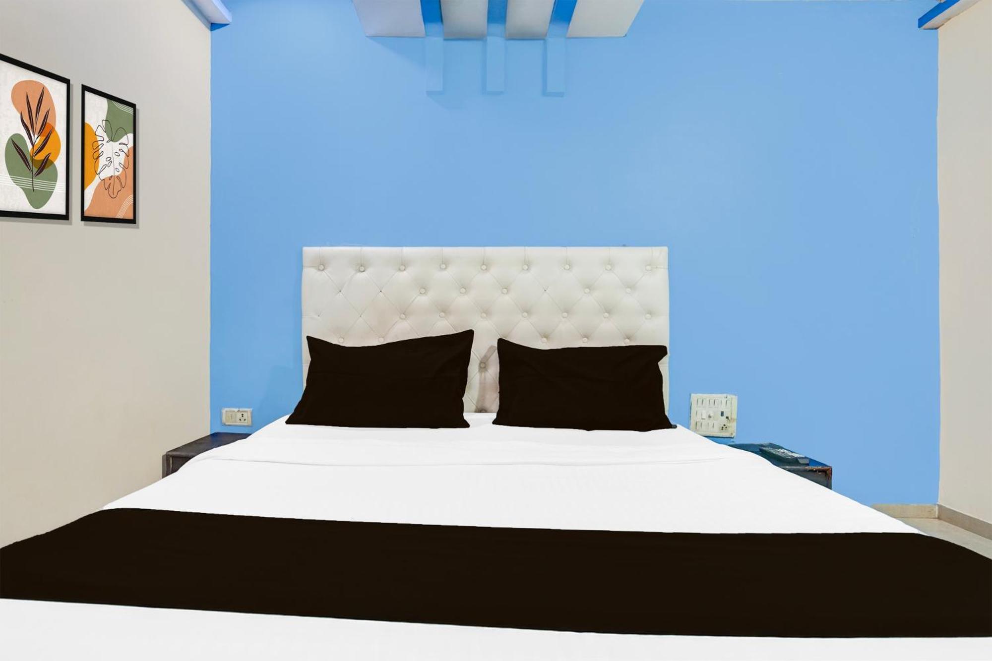 Hotel O The Om Sai Residency ムンバイ エクステリア 写真